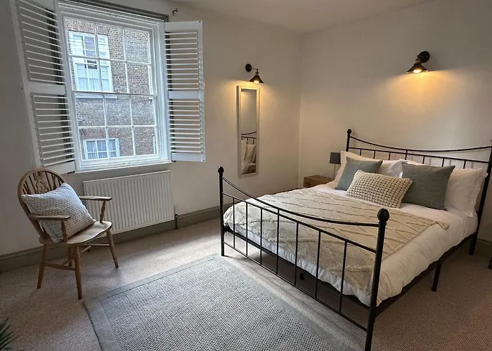 Quayside Georgian Townhouse
