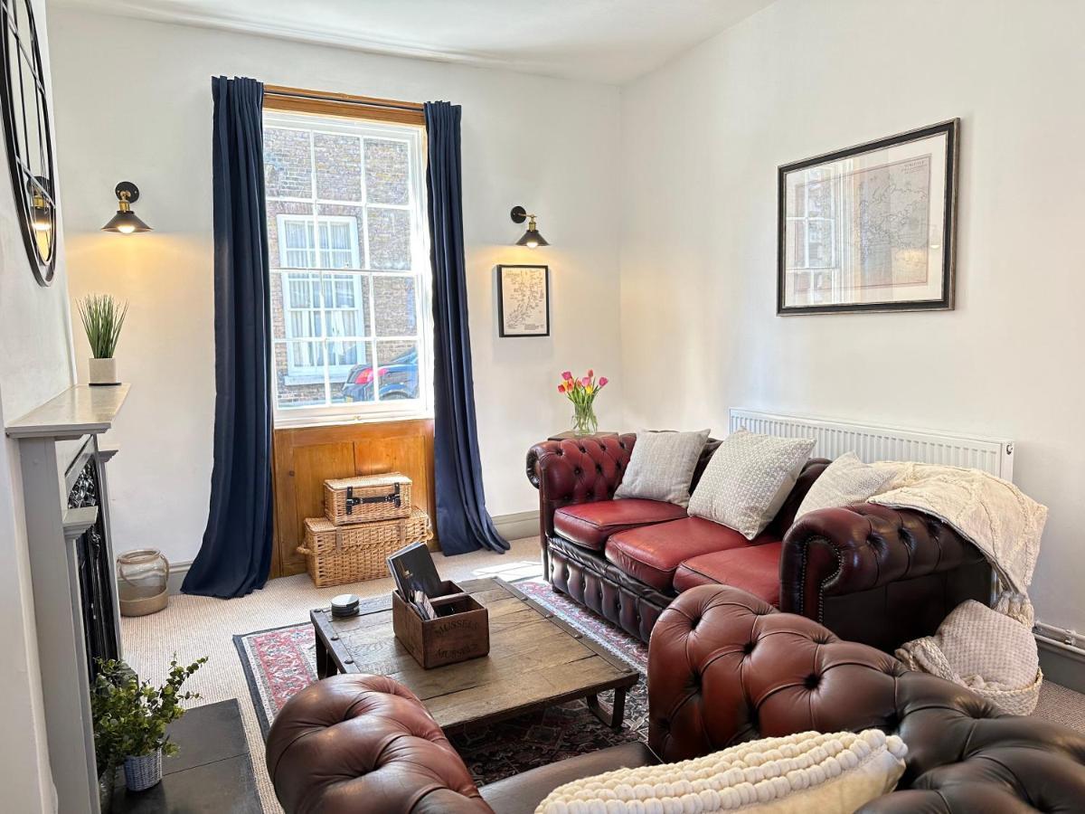 Quayside Georgian Townhouse *